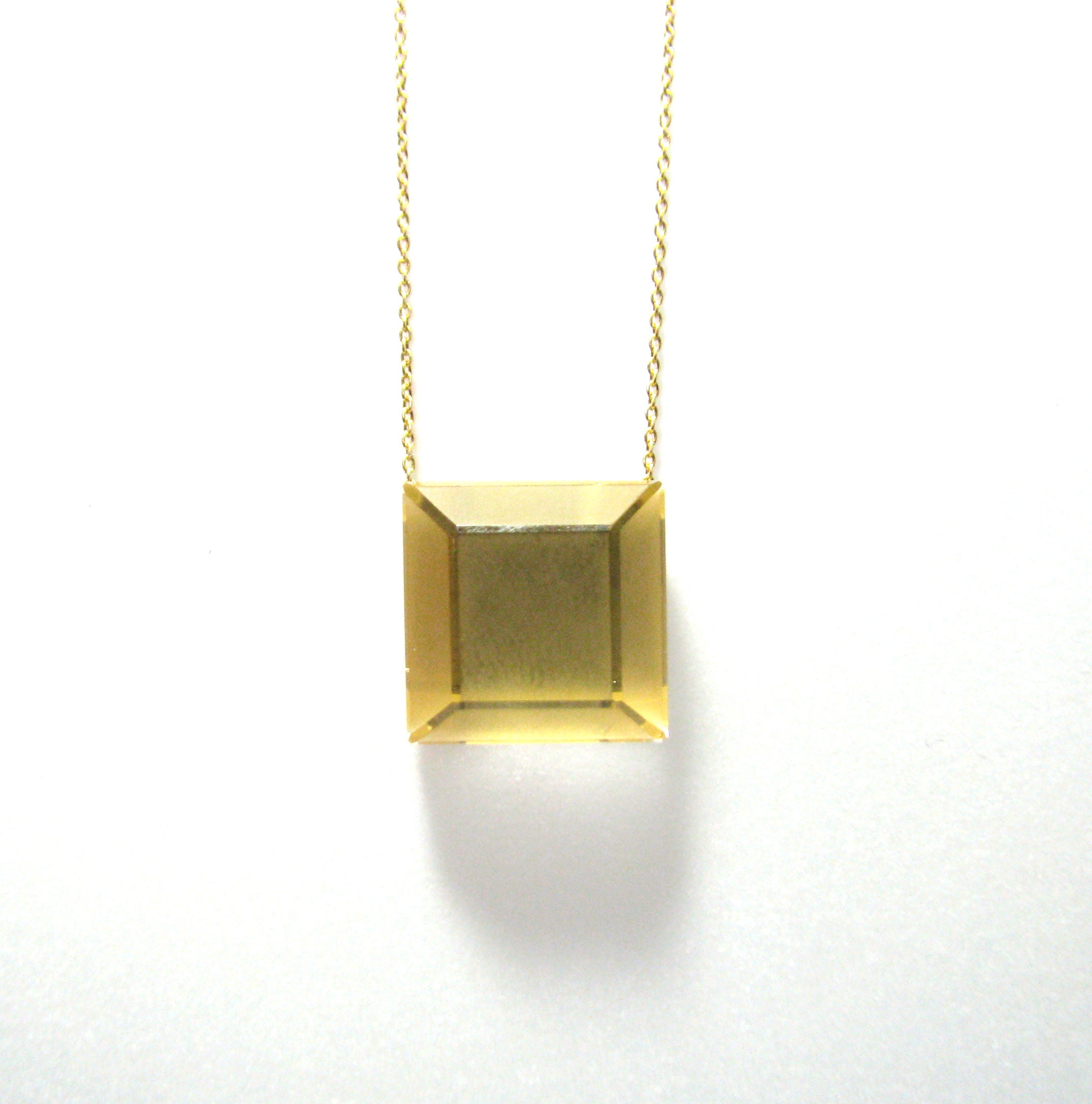 118 Matte&Clear Necklace Square